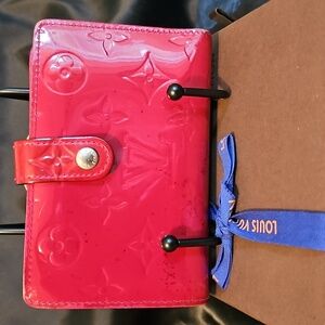 Louis Vuitton Kisslock Monogram Vernis LeatherRed Compact Wallet | EUC